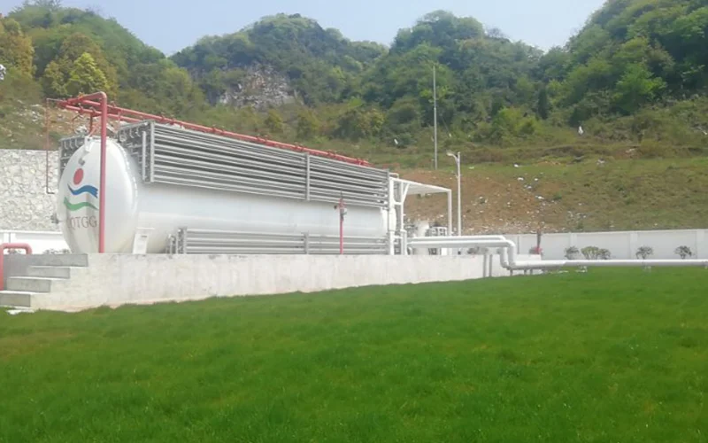 紧凑型 LNG 撬装气化站实景